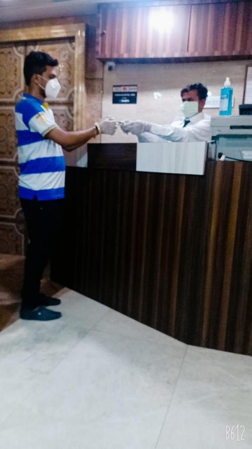 Hotel Alfa International Near Nanavati Hospital Mumbai Near Airport Mumbai Near Juhu Beach Exterior foto