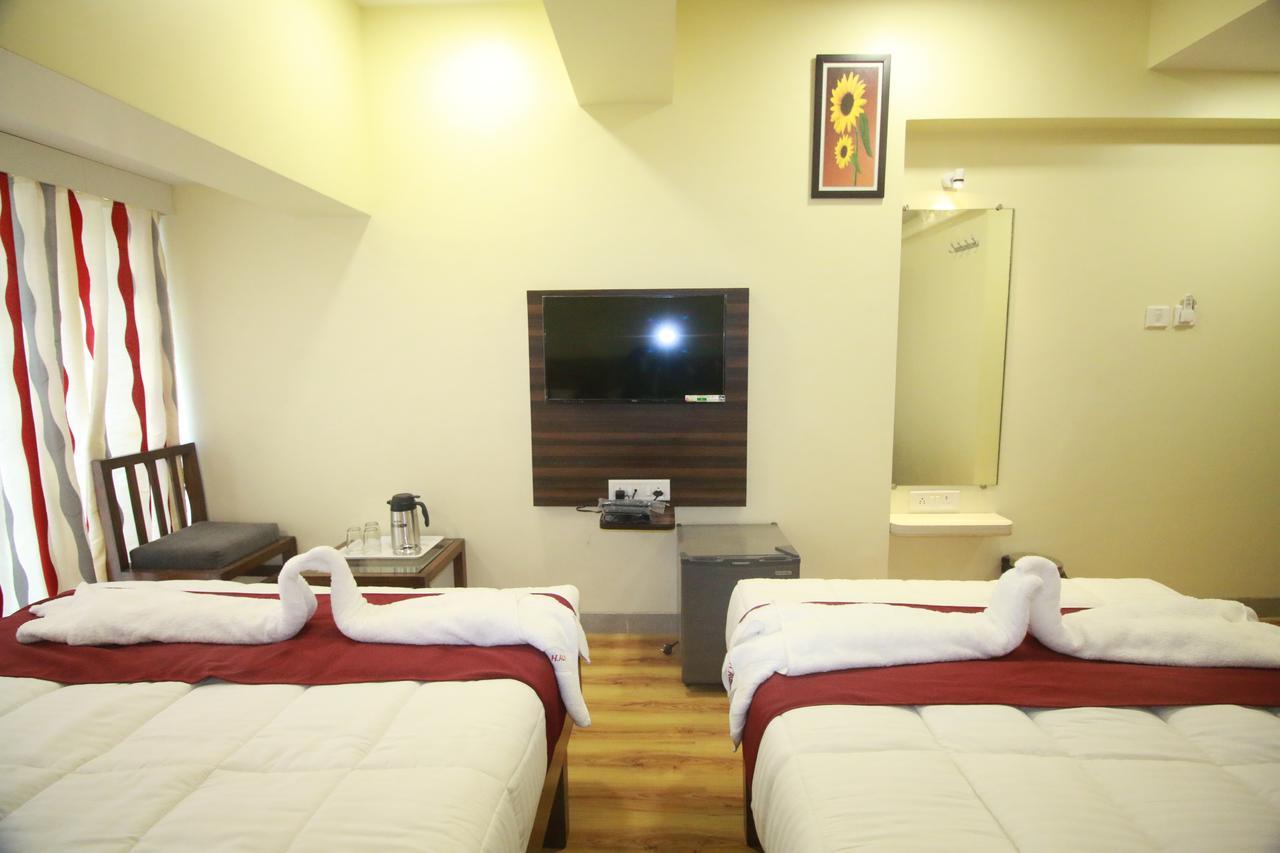 Hotel Alfa International Near Nanavati Hospital Mumbai Near Airport Mumbai Near Juhu Beach Exterior foto