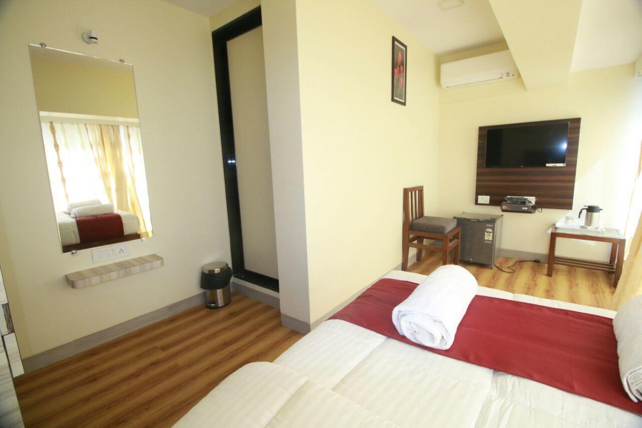 Hotel Alfa International Near Nanavati Hospital Mumbai Near Airport Mumbai Near Juhu Beach Exterior foto